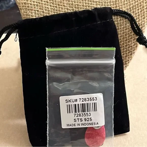 Sponge, coral, teardrop pendant set with sterling silver details 1.5” - Picture 6 of 7